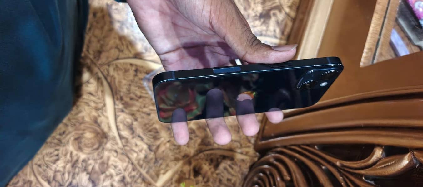 Apple iPhone 13 3