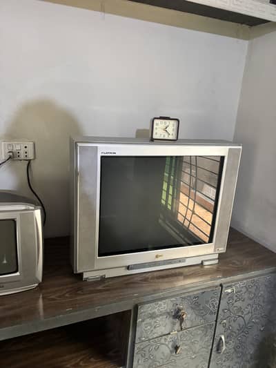 LG tv  32 inches