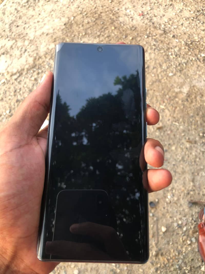 Tecno CAMON 40 Pro 4