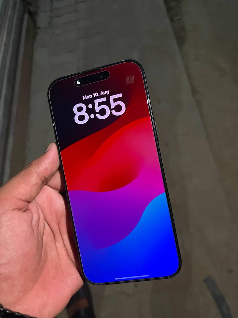 Apple iPhone 16 Pro Max 1