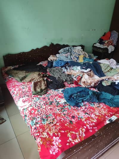2 bed papang for sale mazboot aur wazni lakri ha