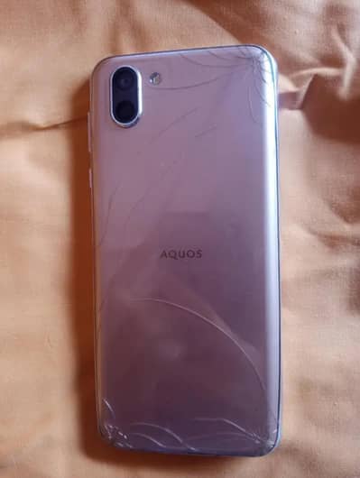 Sharp Aquos R2