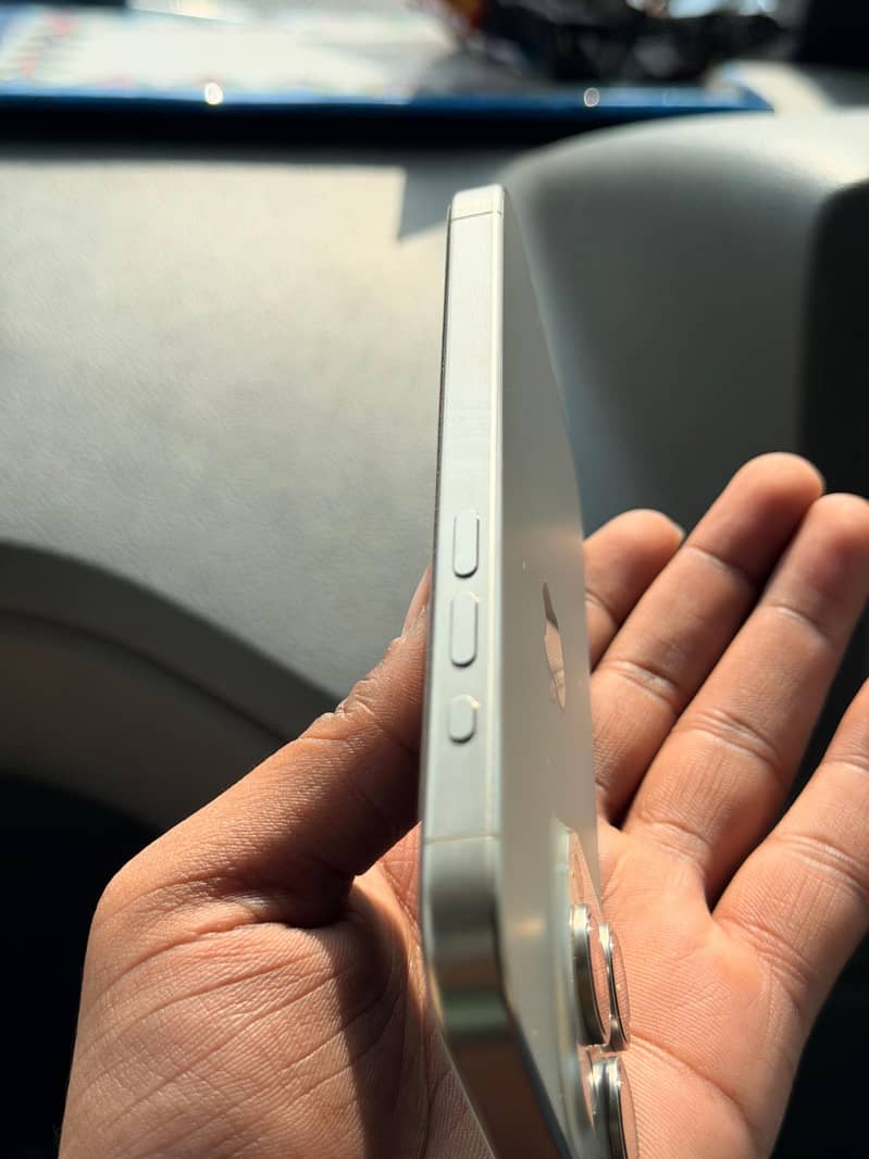 Apple iPhone 15 Pro 3