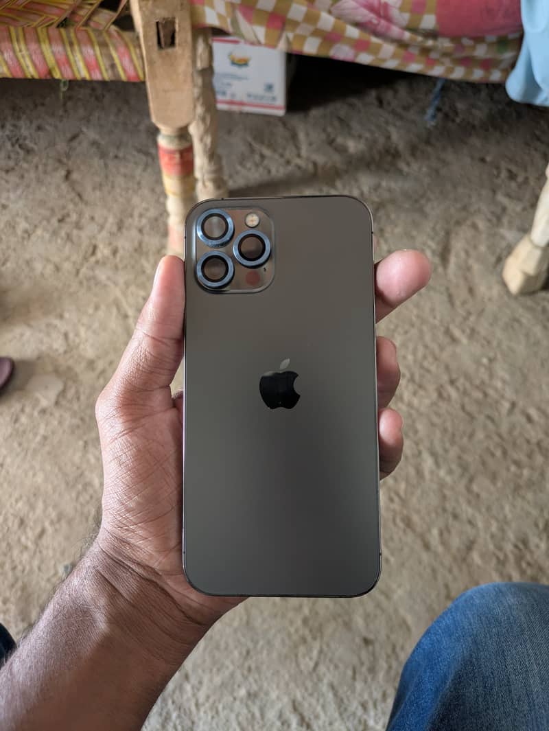 Apple iPhone 12 Pro Max 3