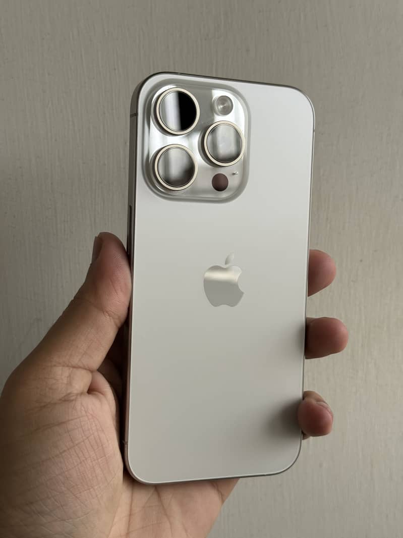 Apple iPhone 15 Pro 3