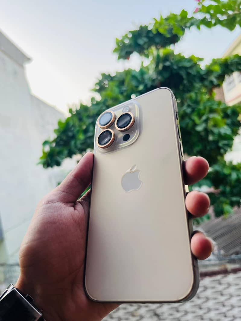 Apple iPhone 14 Pro 2