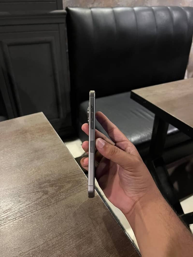 Apple iPhone 15 Pro Max 3
