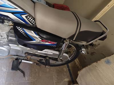 HONDA 125 ZERO ZERO  urgent sel RUNNING nhi hn zada