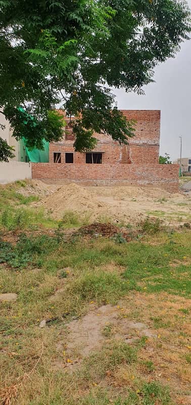 CHEEP PRICE PHASE-8 BLOCK Z5 PLOT WITH 6 MARLA POSSESSION WITH ALL DUES CLEAR