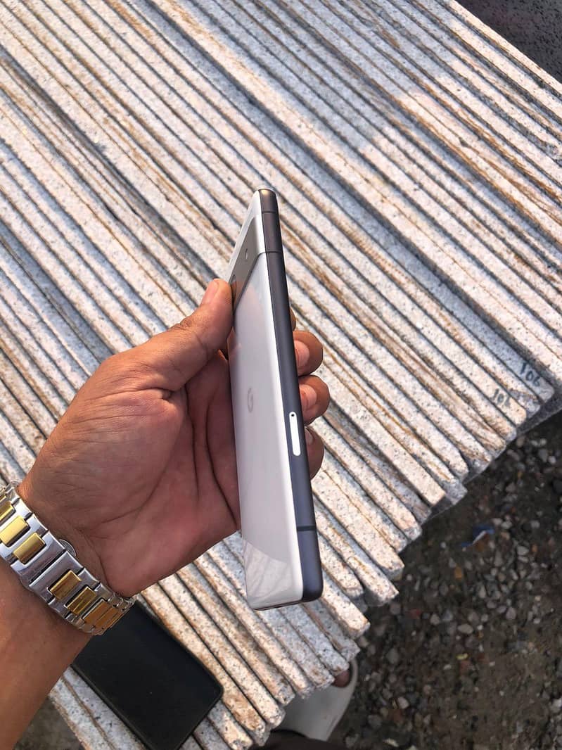Google Pixel 7a 2