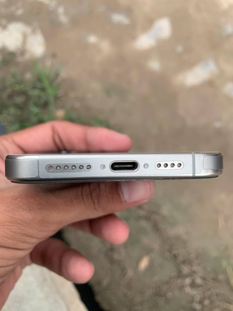Apple iPhone 15 Pro Max 1