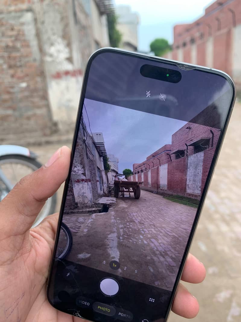 Apple iPhone 15 Pro Max 9