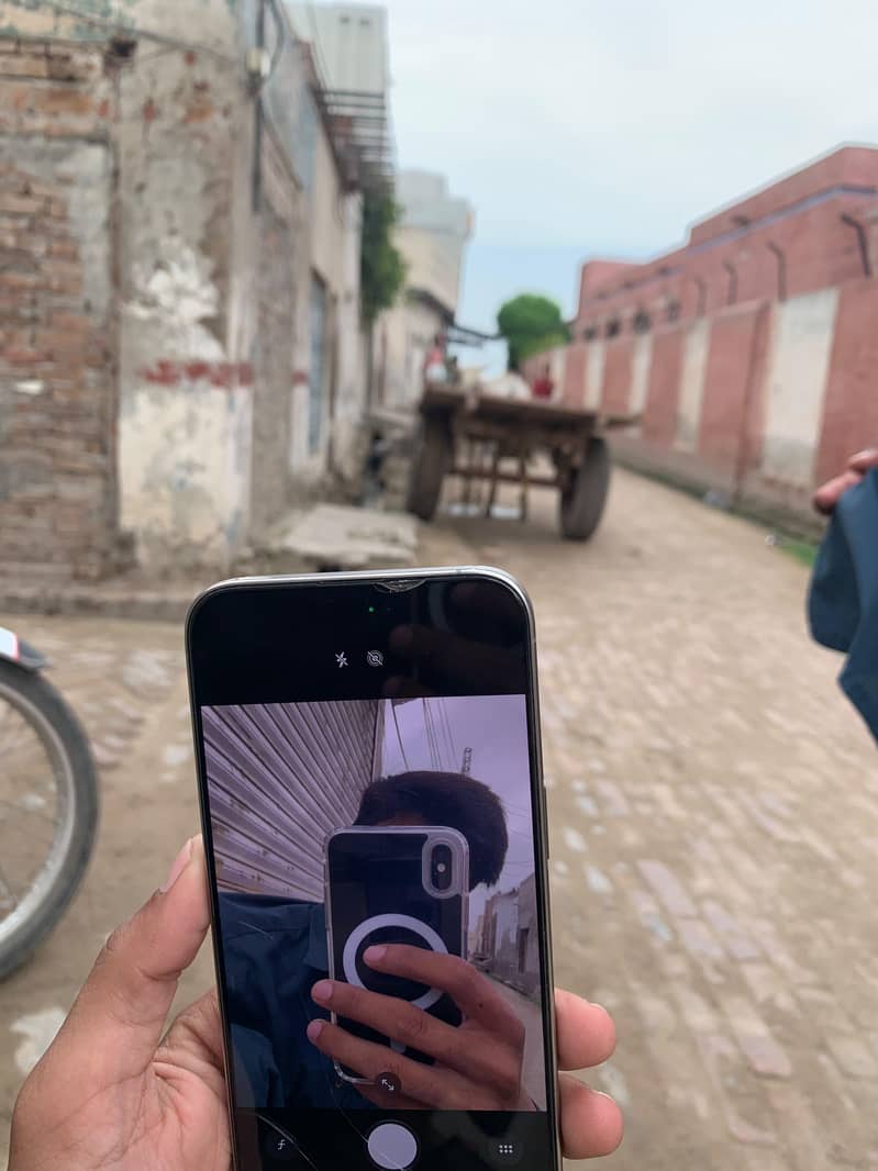 Apple iPhone 15 Pro Max 13