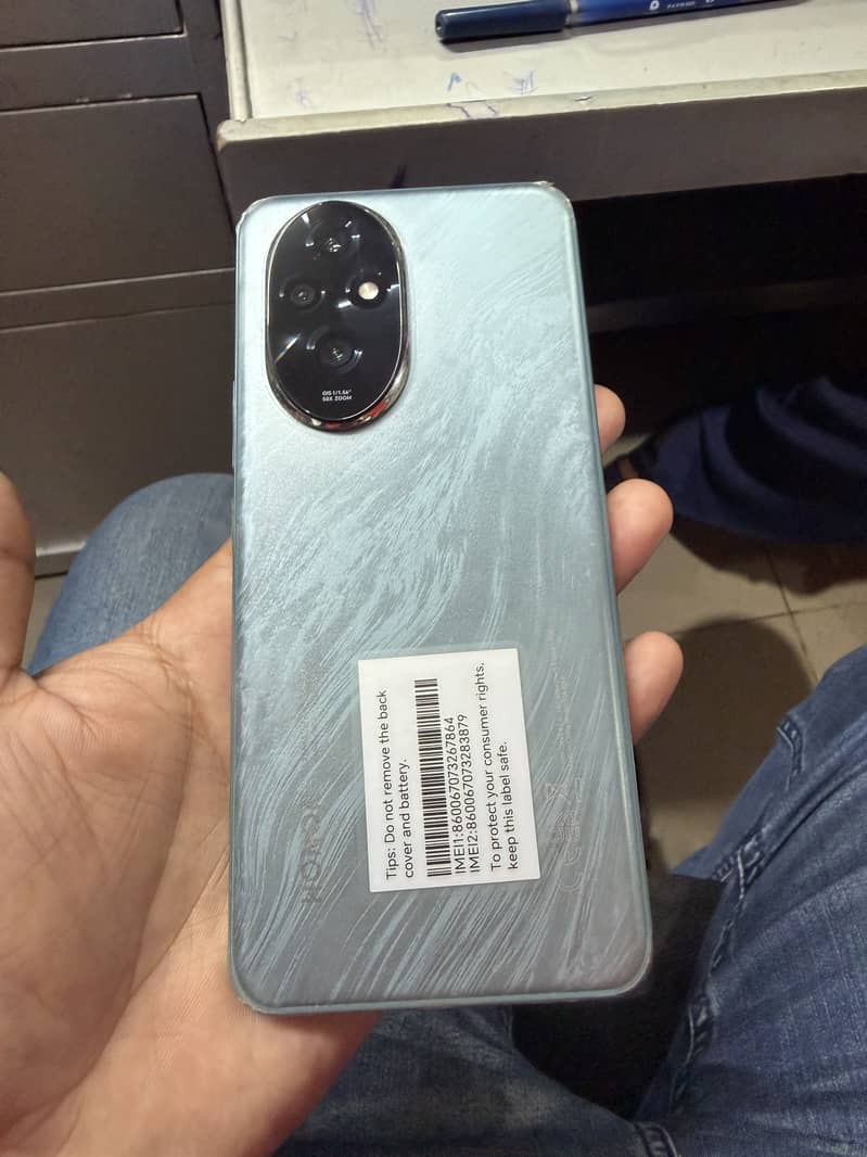 Honor 200 1