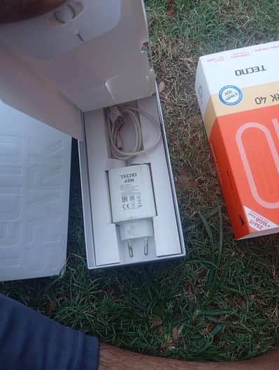 spark 40 pro plus