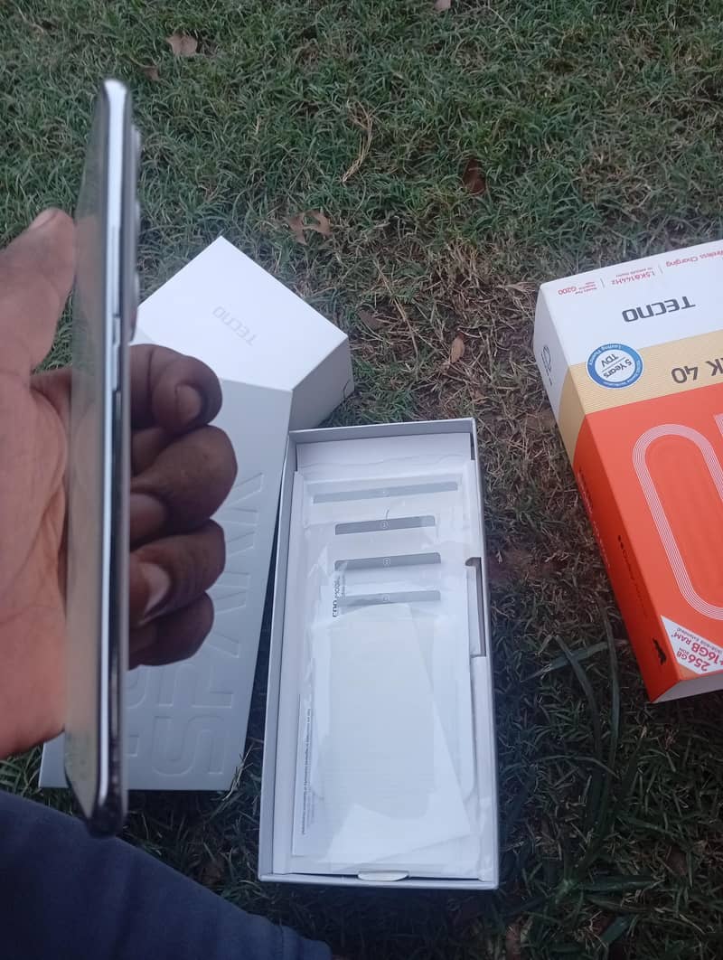 spark 40 pro plus 1