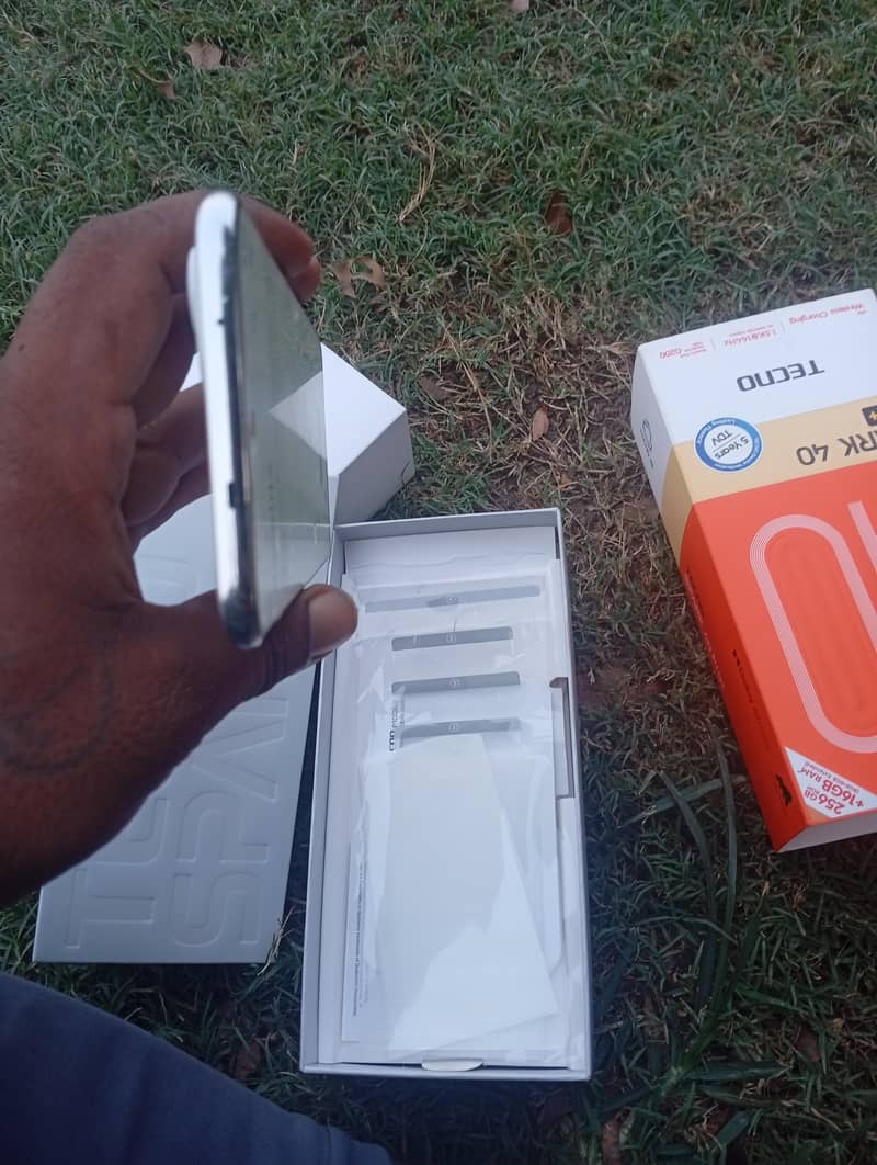 spark 40 pro plus 3