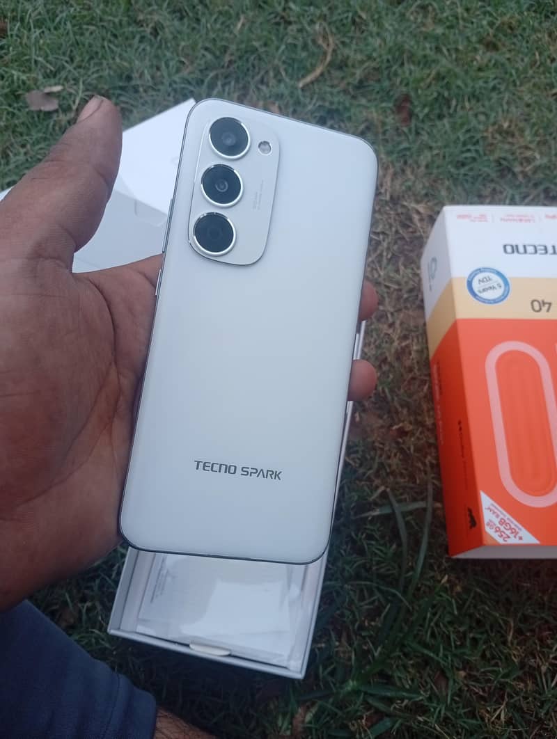 spark 40 pro plus 5