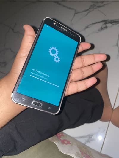 Samsung Mobile J7
