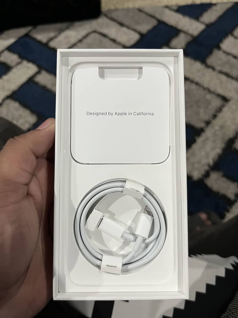 Apple iPhone 13 2