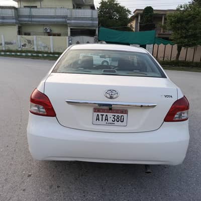 Toyota Belta 2006