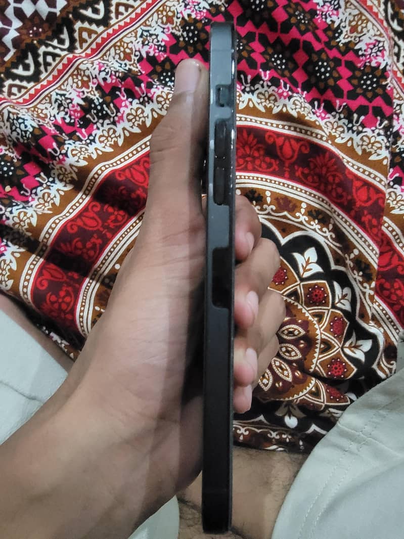 Apple iPhone 14 Pro Max 2