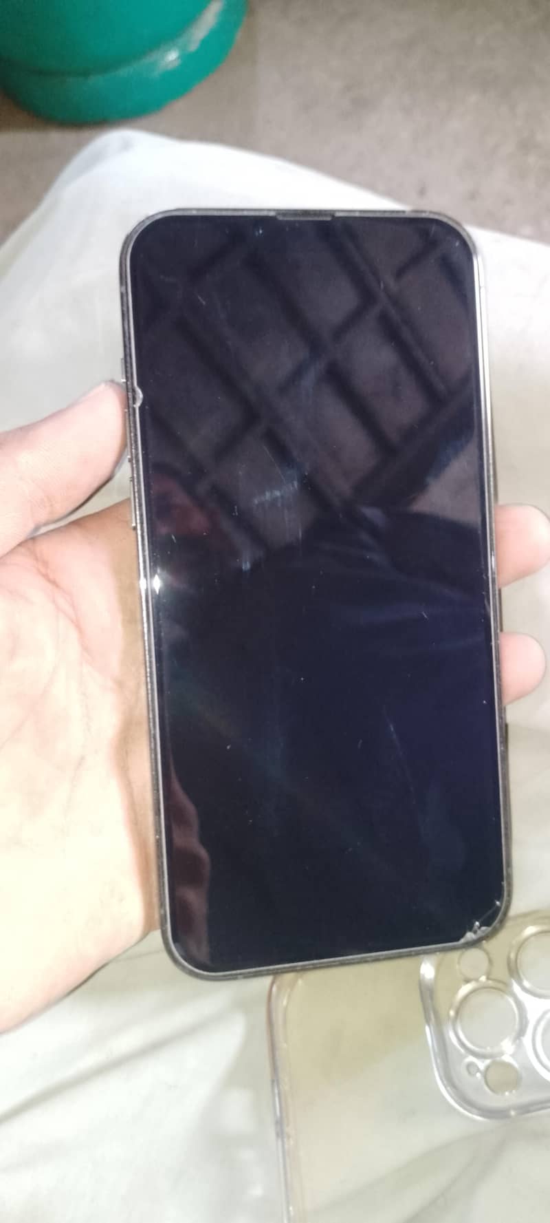 iPhone 13 Pro Max 4