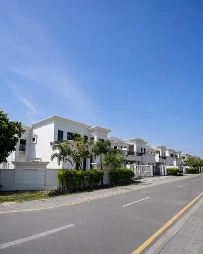1 Kanal Corner Plot Available For Sale In Overseas Block, Lahore Smart City