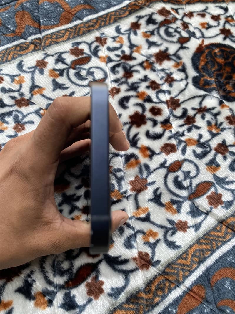 Iphone 12 jv 4
