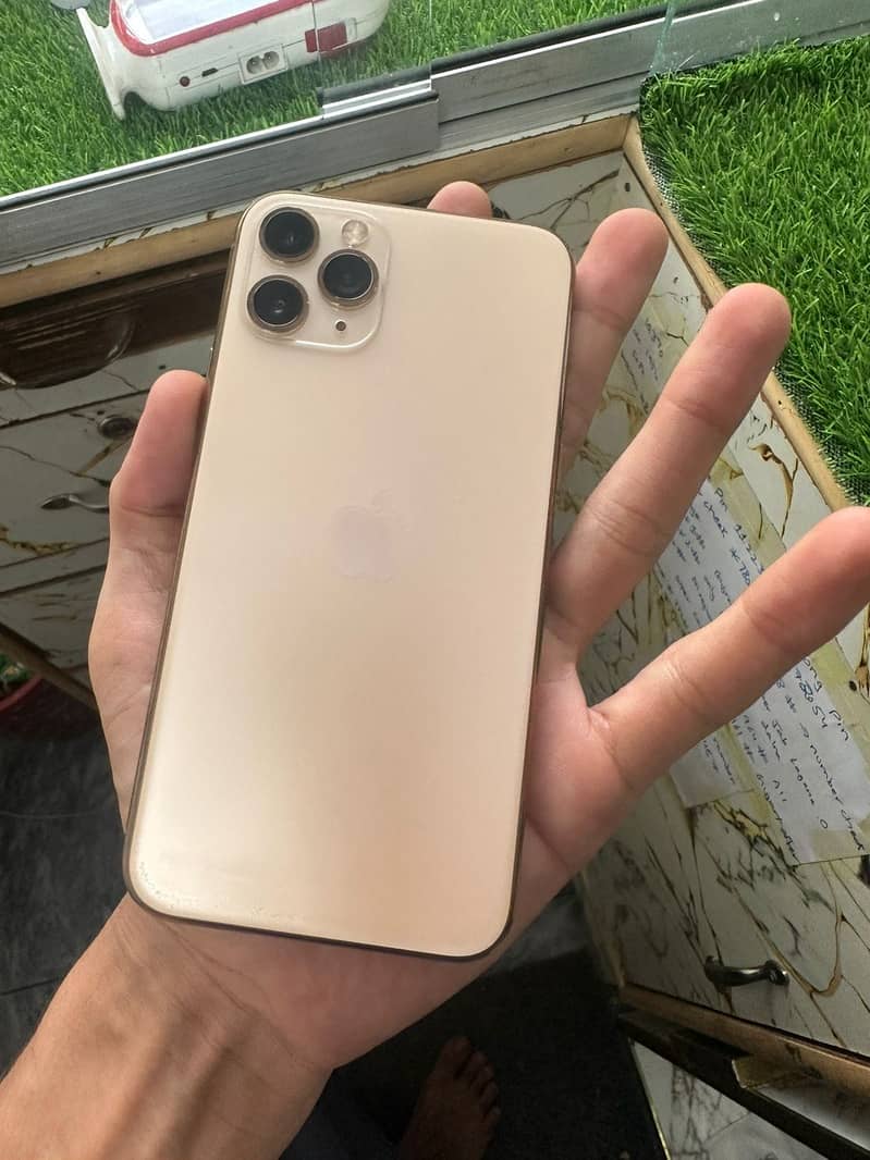 Apple iPhone 11 Pro 1
