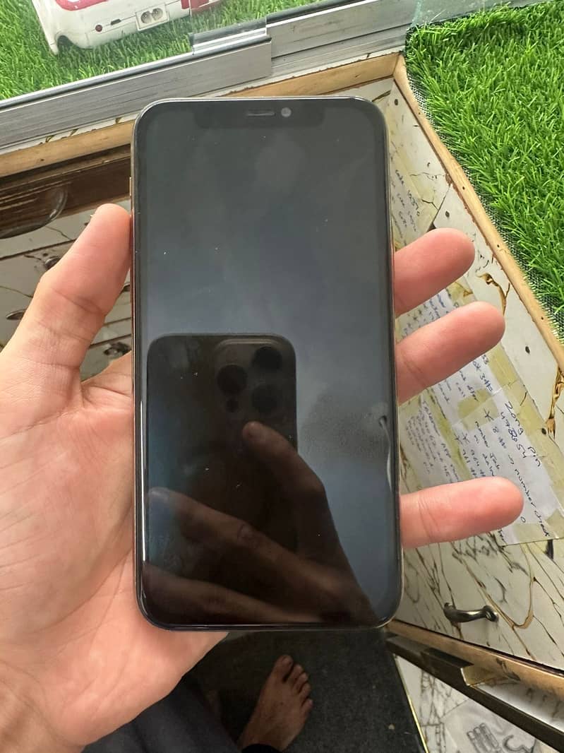 Apple iPhone 11 Pro 2