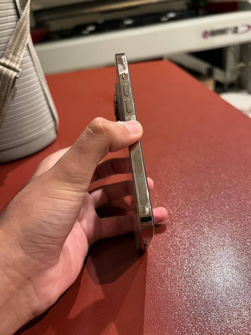 Apple iPhone 14 Pro 1