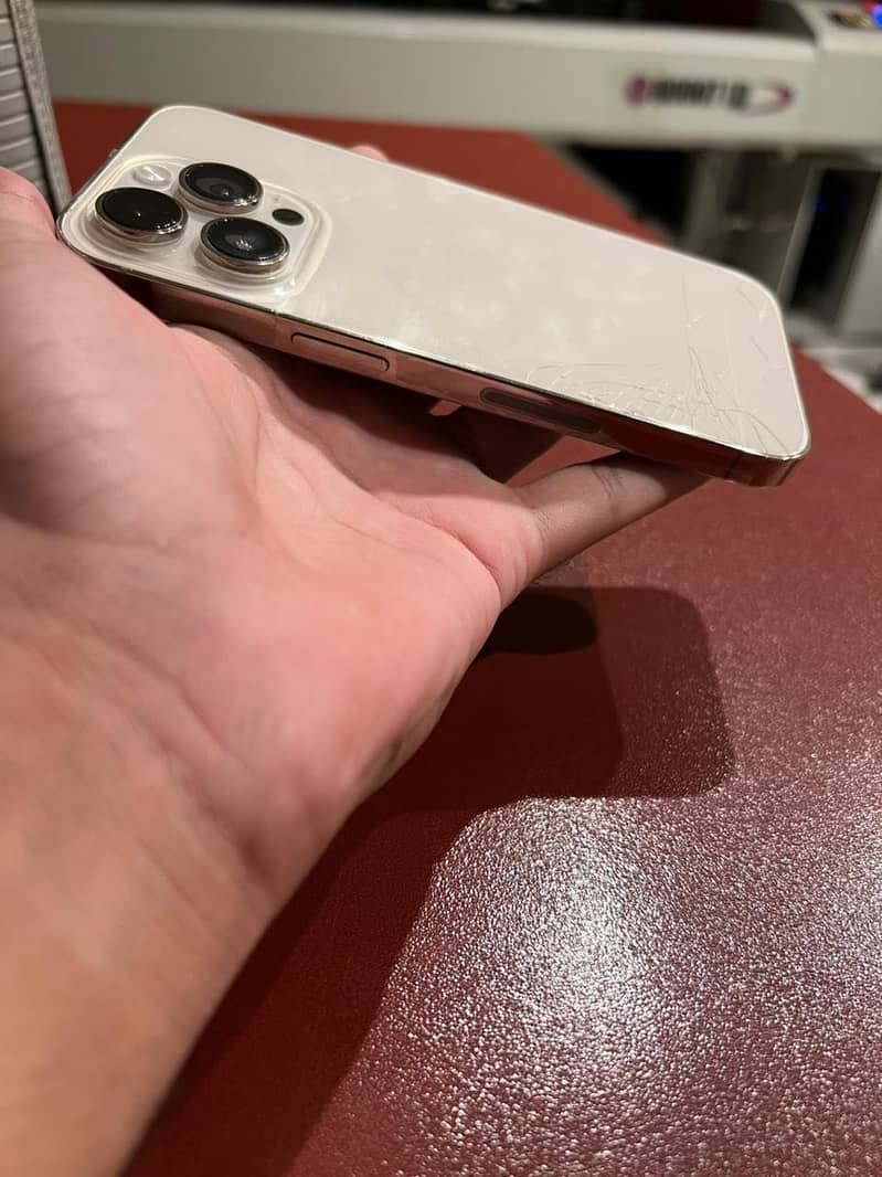Apple iPhone 14 Pro 8