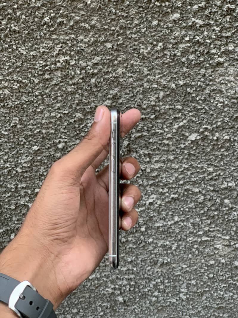 Apple iPhone 11 Pro 7