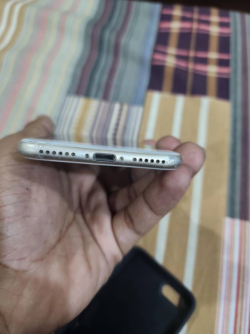Apple iPhone 7 5