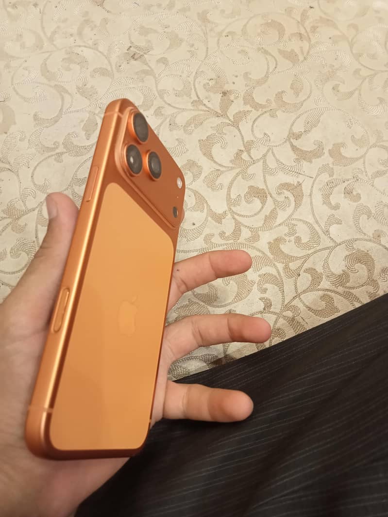 Apple iPhone 17 Pro Max 9
