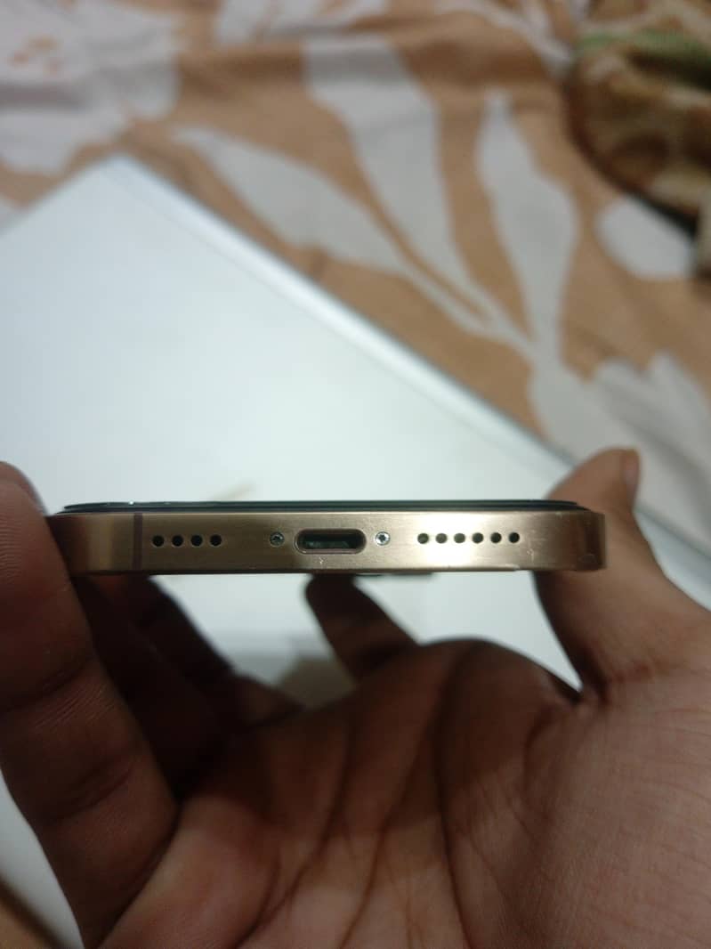 Apple iPhone 11 7