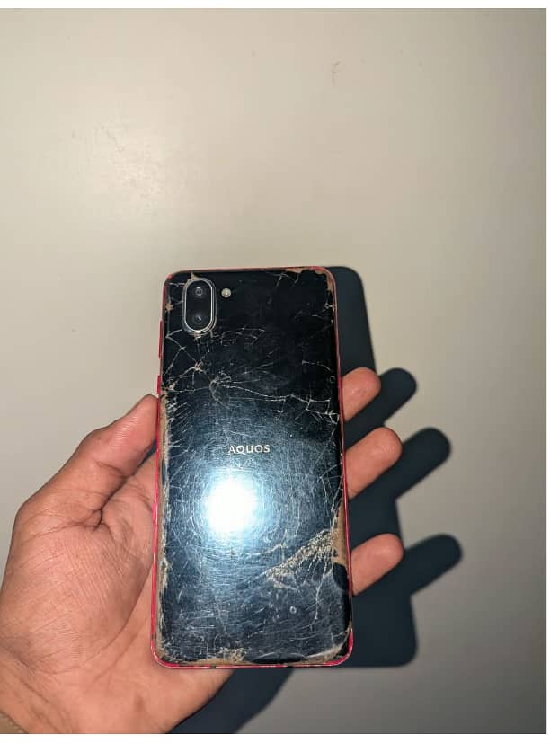 Sharp Aquos R3 1