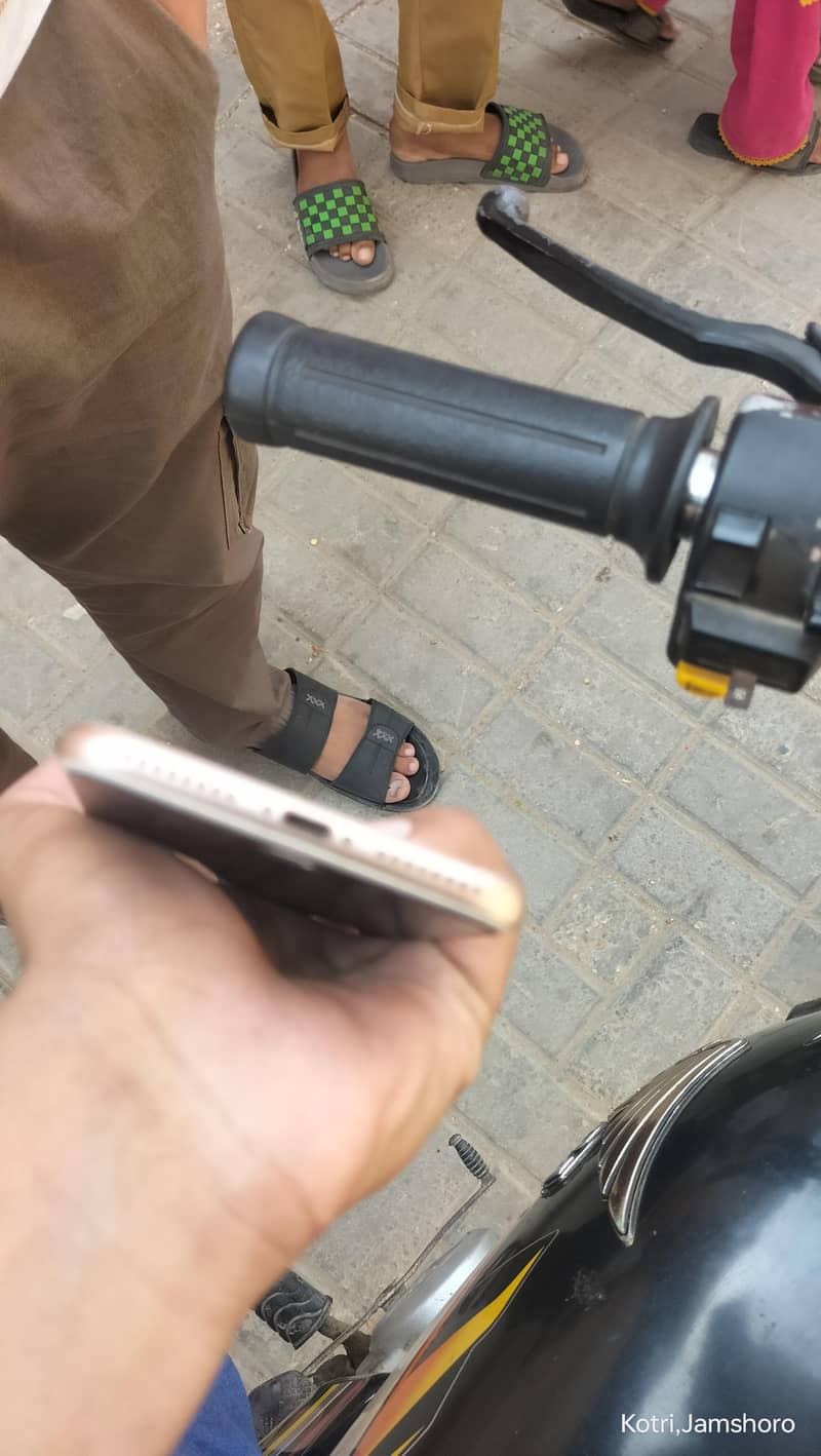 Apple iPhone 8 Plus 1