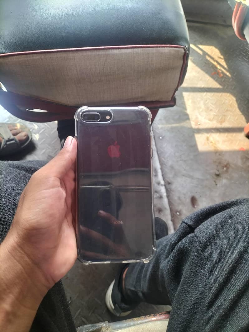 Apple iPhone 8 Plus 1