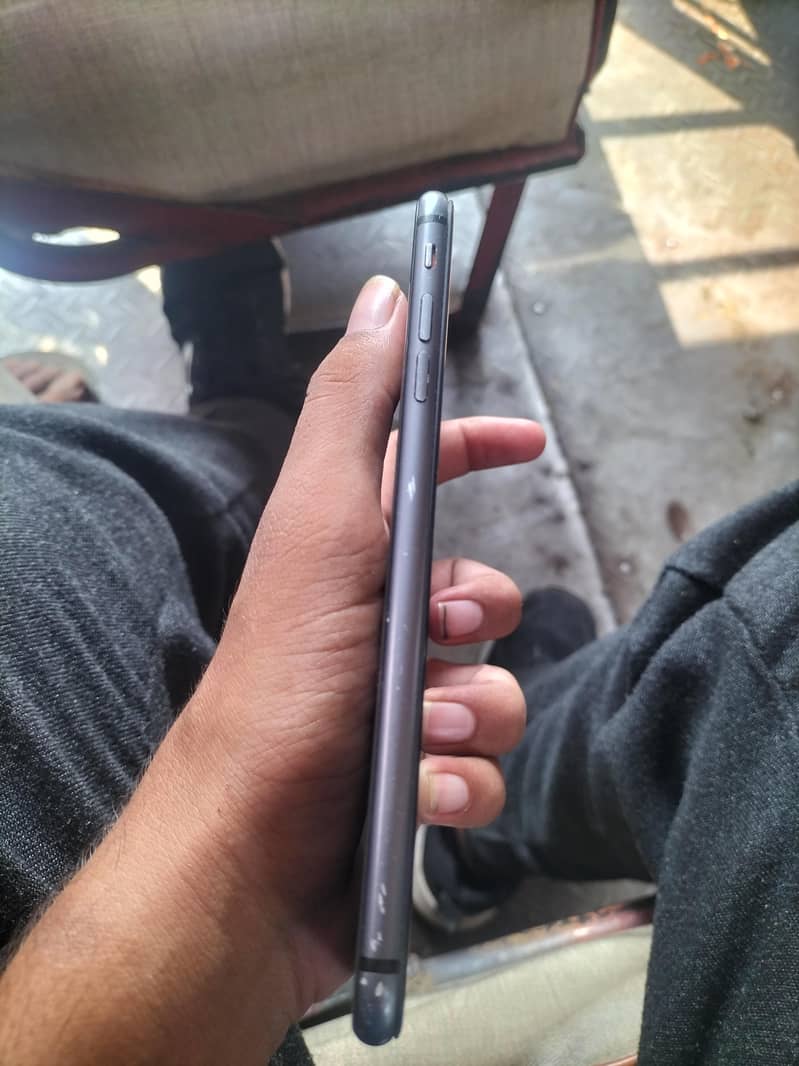 Apple iPhone 8 Plus 6