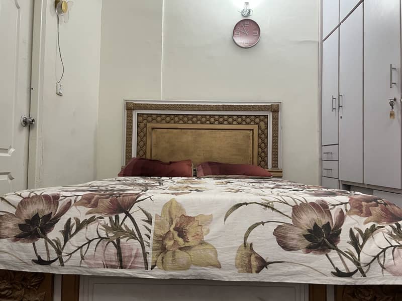 Queen Bed 2