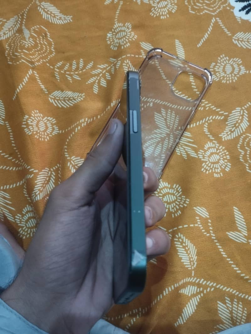 Apple iPhone 13 3