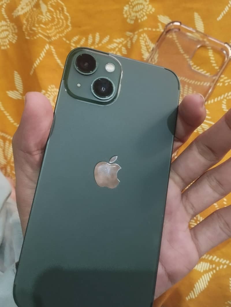 Apple iPhone 13 7