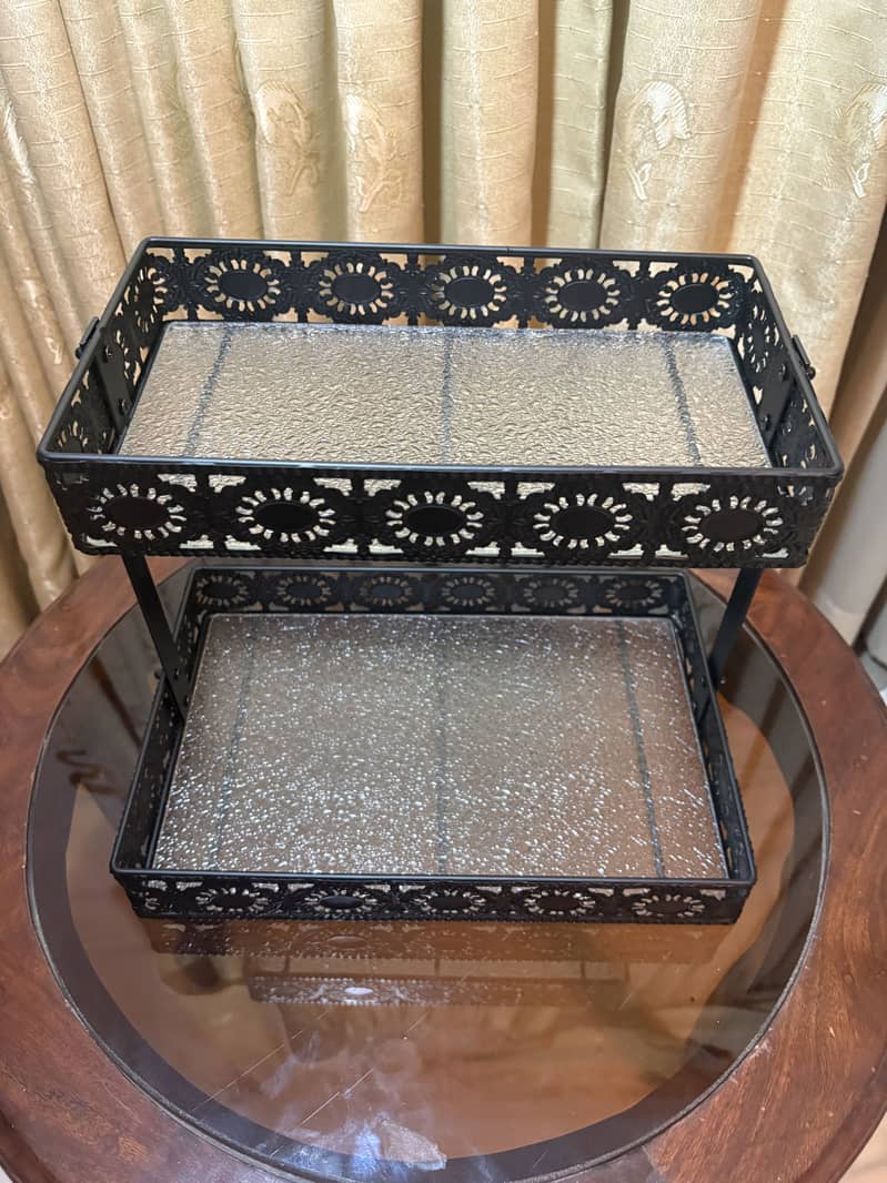 Double vanity tray 3