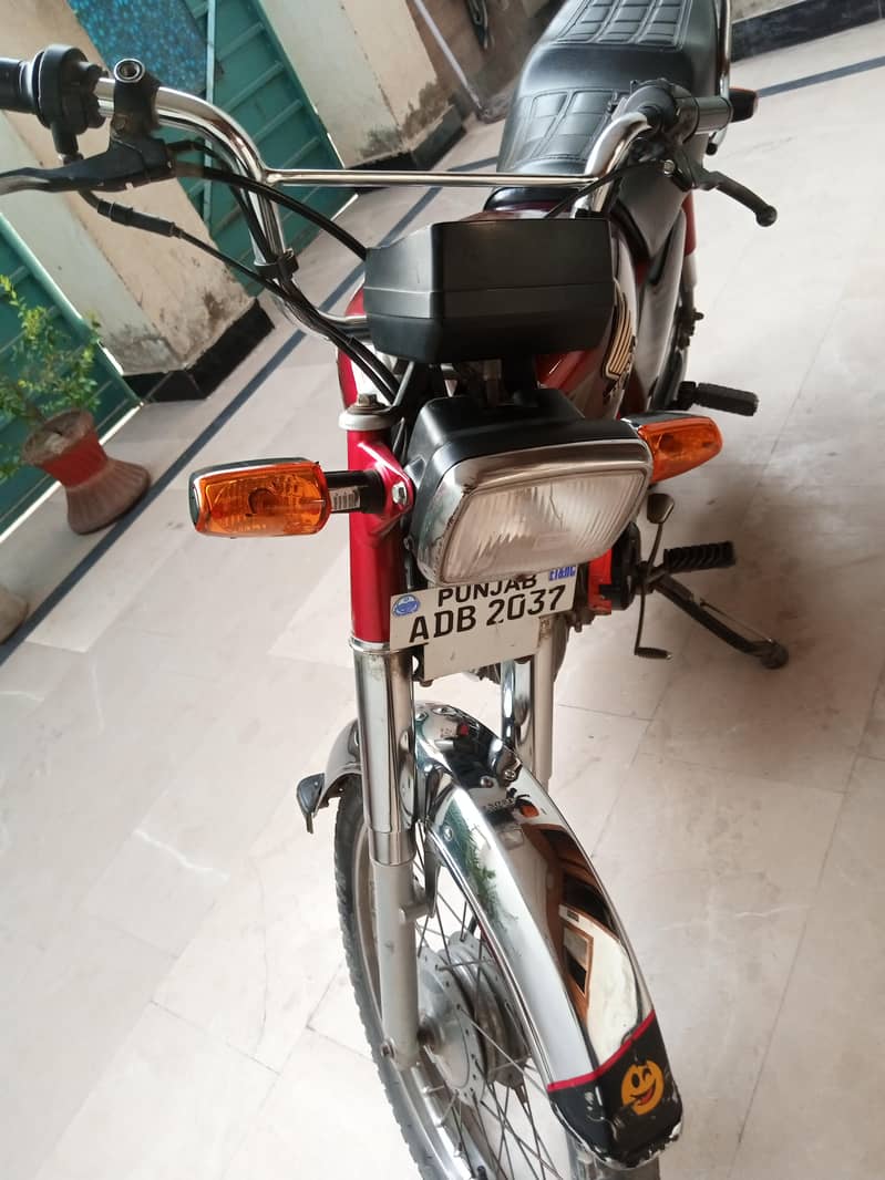 CD 70 2021 model 5