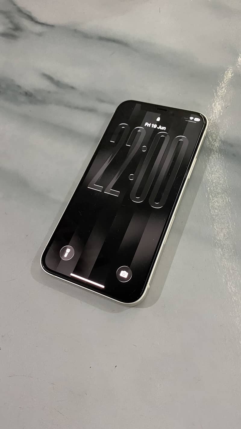 Apple iPhone 12 1