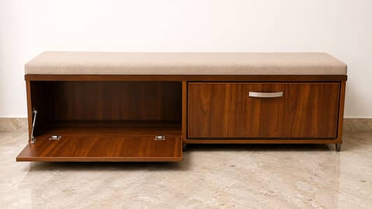 Stylish Wooden Storage Bench / Setti