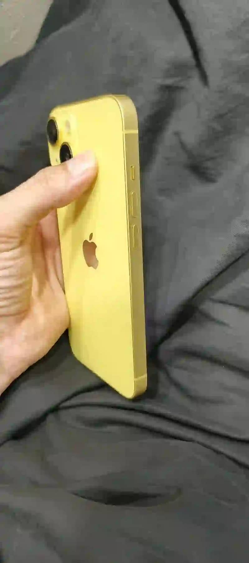 Apple iPhone 14 3