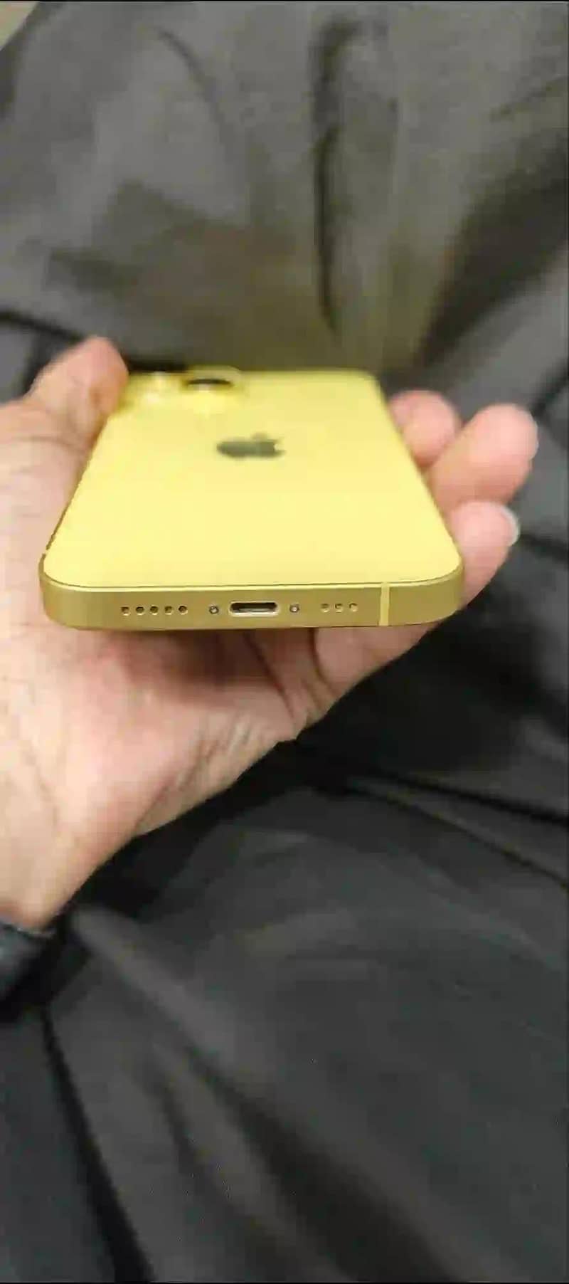 Apple iPhone 14 4